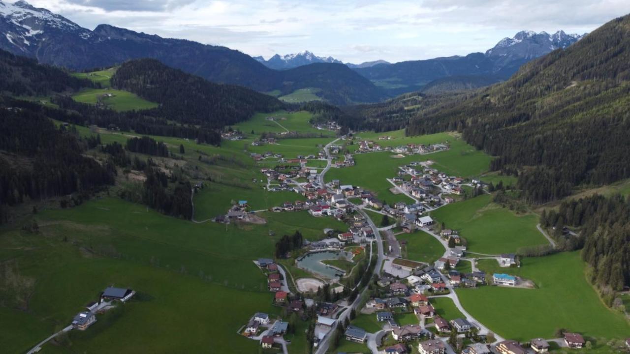 Large Cozy Apartment Grubweg 130 Qm Sankt Martin am Tennengebirge Exterior foto